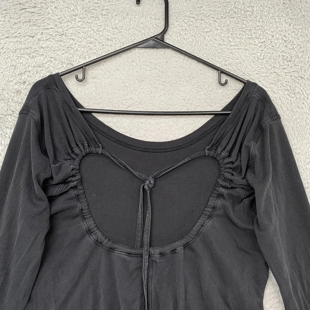 Lululemon Crop Long‎ Sleeve Shirt Womens 10 Medium Black Open Back Yoga Workout